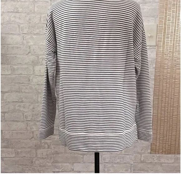 Vineyard Vines Black & White Striped Bateau Lace Up Pullover Sweater Sz XL - Picture 6 of 10